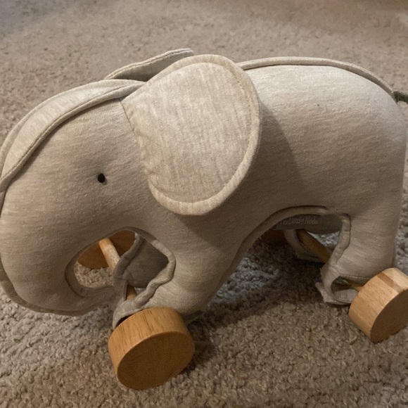 Land of nod elephant pulley - Picture 4 of 9